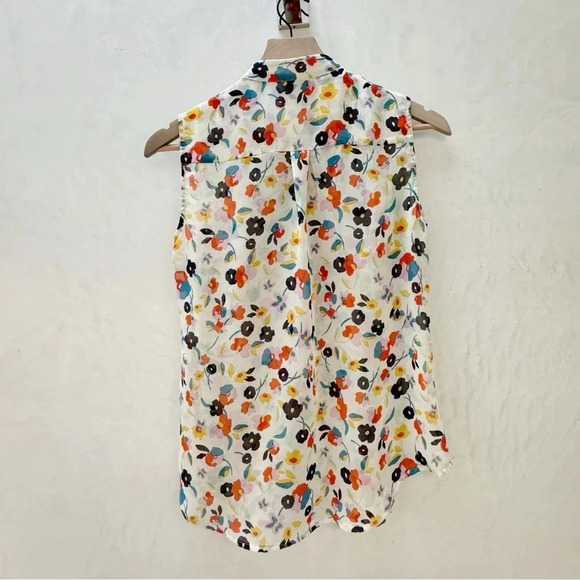 Cabi || Women's Sleeveless Ruffled Bodice in Vivivd Floral  White Blouse XS - Picture 3 of 11